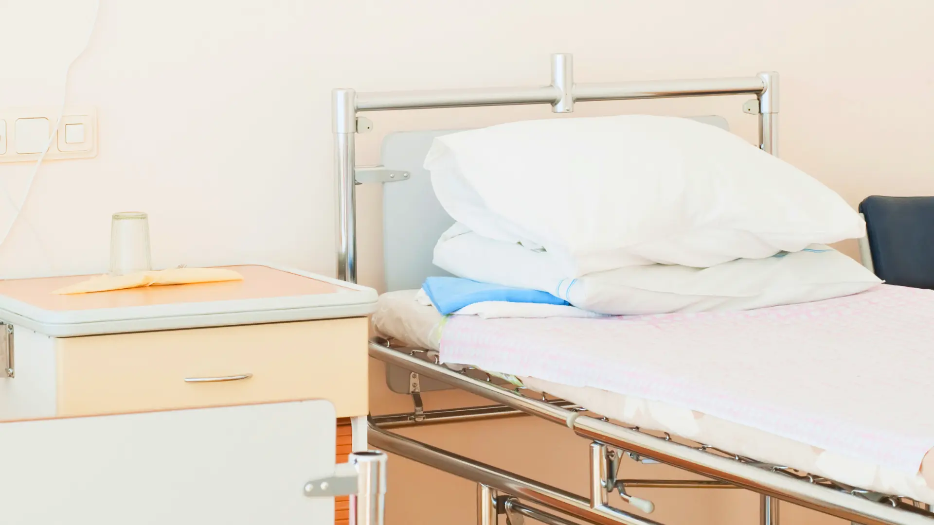 Psikiyatri Servisine Yatış Nasıl Olur? (Bilmeniz Gerekenler)