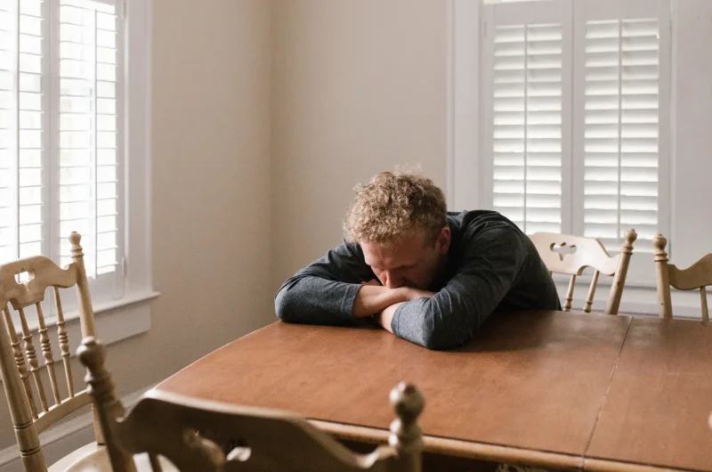 Maskeli Depresyon Nedir? Belirtileri ve Tedavi Yöntemleri