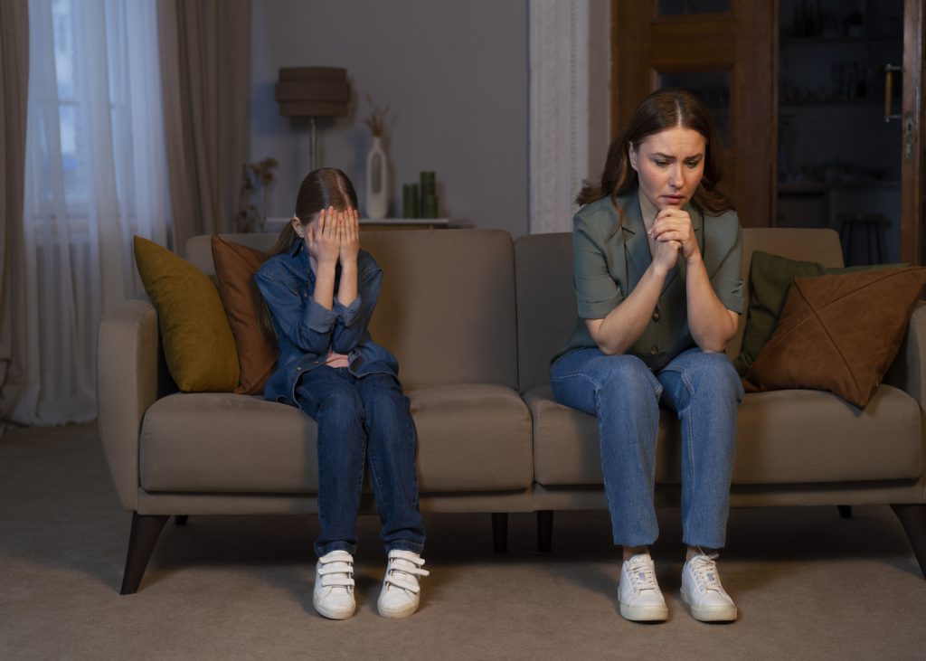 young-child-receiving-emotional- (1)